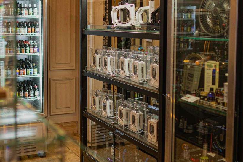 Device Catalog for IQOS hardware — Autumn stock