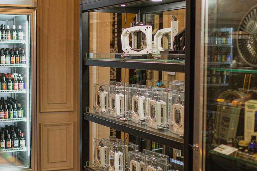 Glossary of IQOS accessories — small parcel