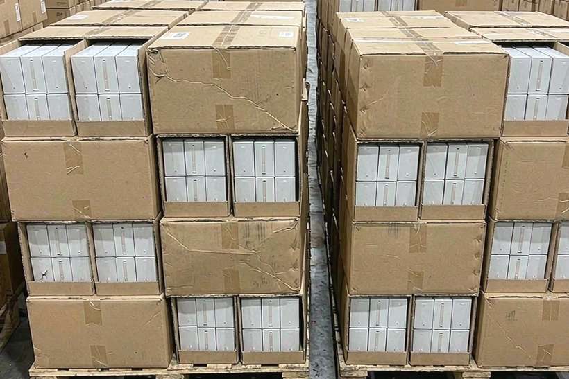 Margins on IQOS hardware — container load