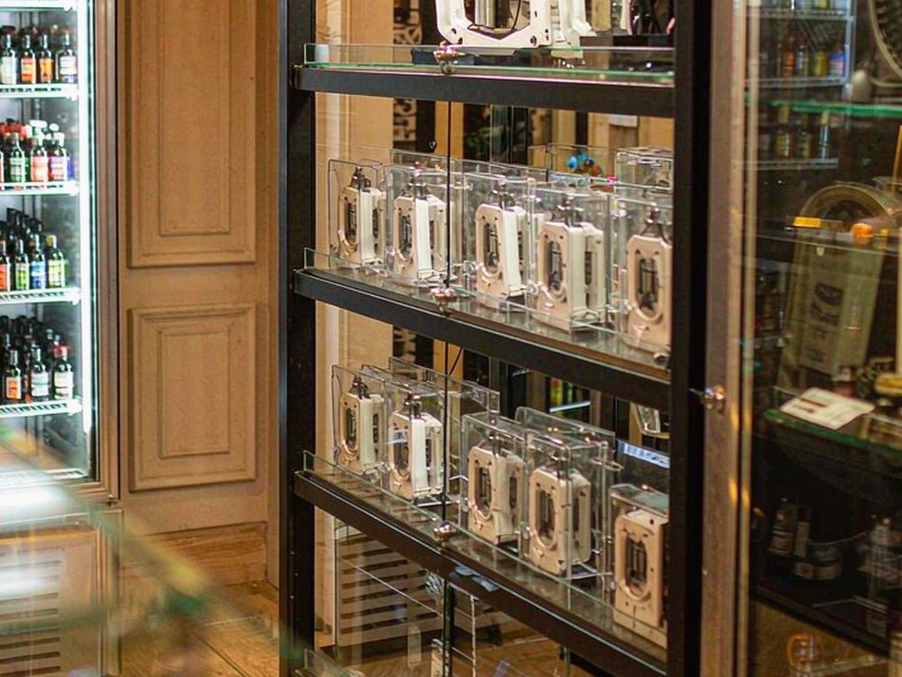 MOQ and Lead Time for IQOS in Latvia — premium tier