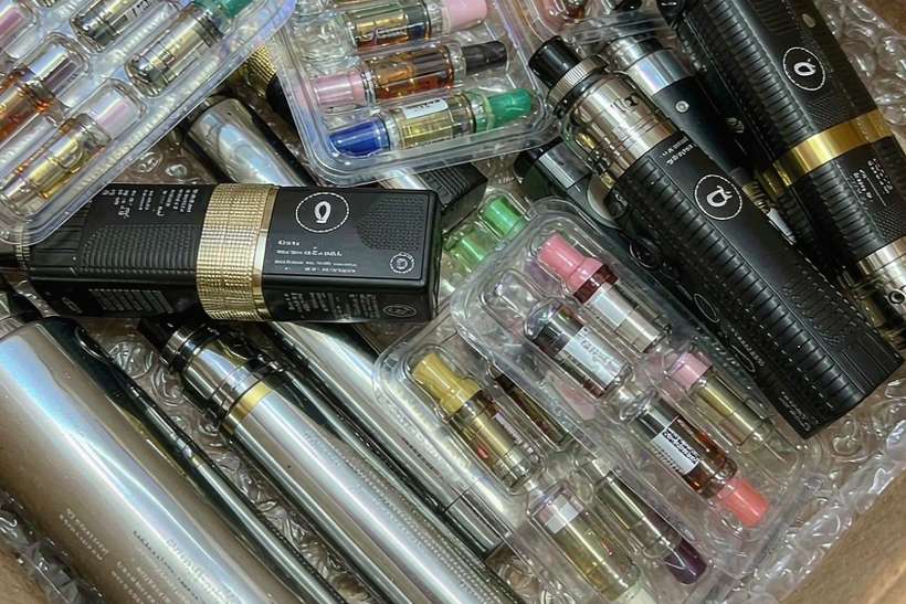 Regional Review of IQOS tanks — Spring catalog